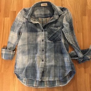 Bella Dahl gauzy button down top. Size XS.